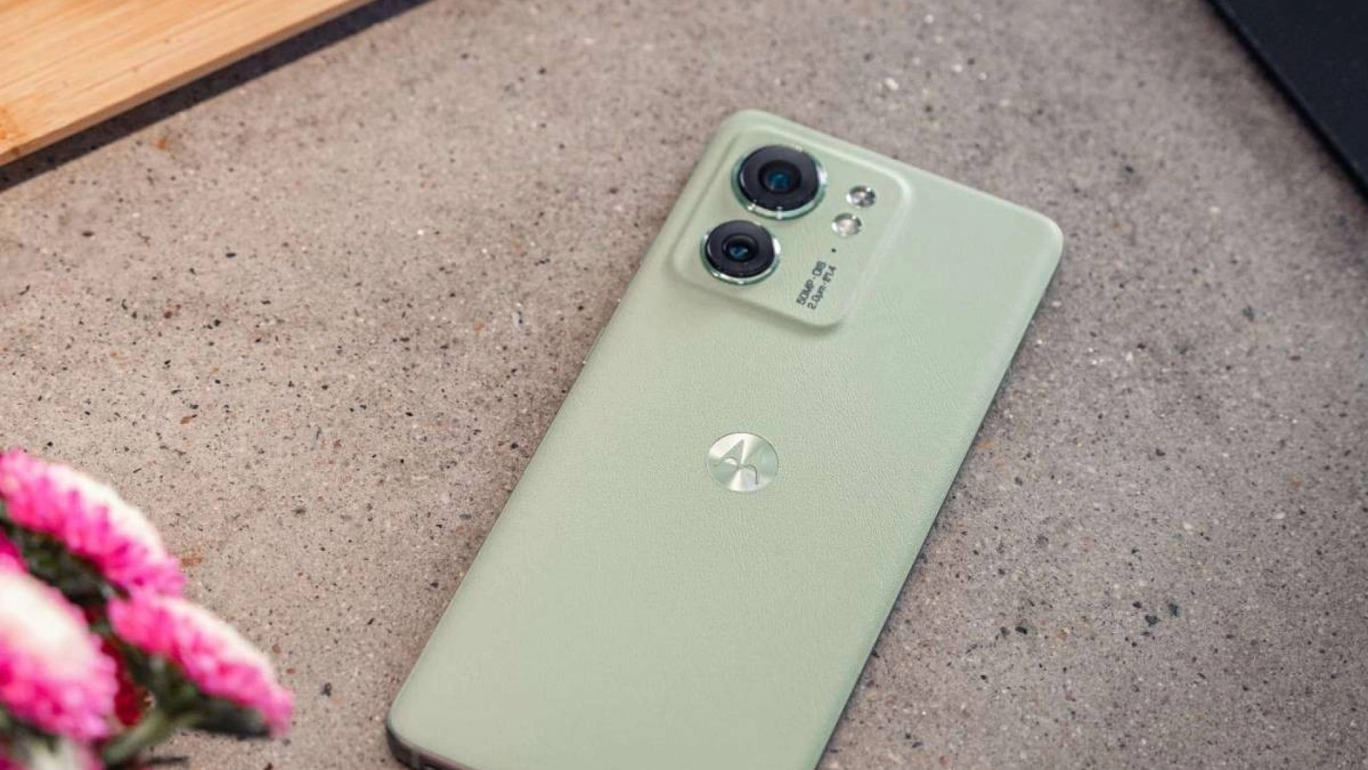 Анонсирован Motorola Edge 40: Dimensity 8020, IP68 и основная камера 50 Мп