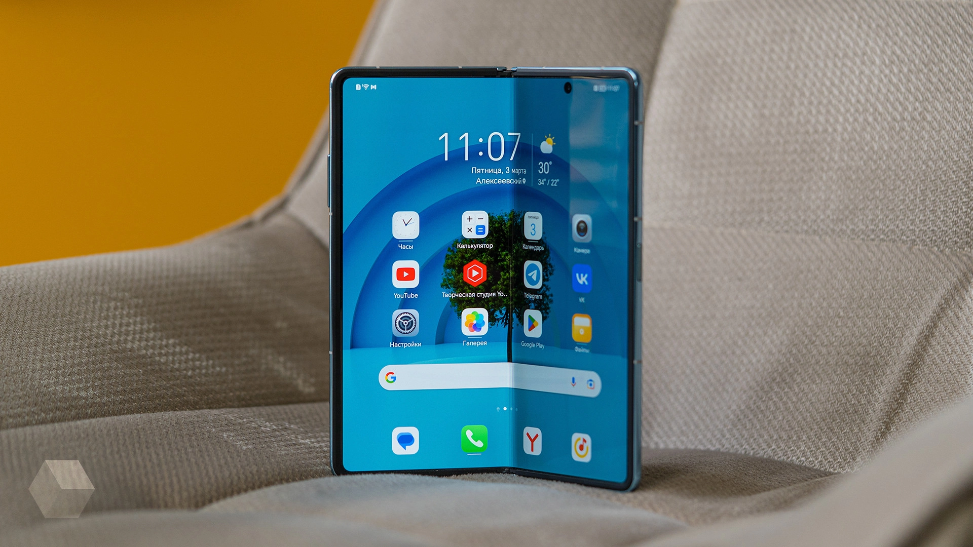 Обзор Honor Magic Vs. Первый складной Honor за пределами Китая