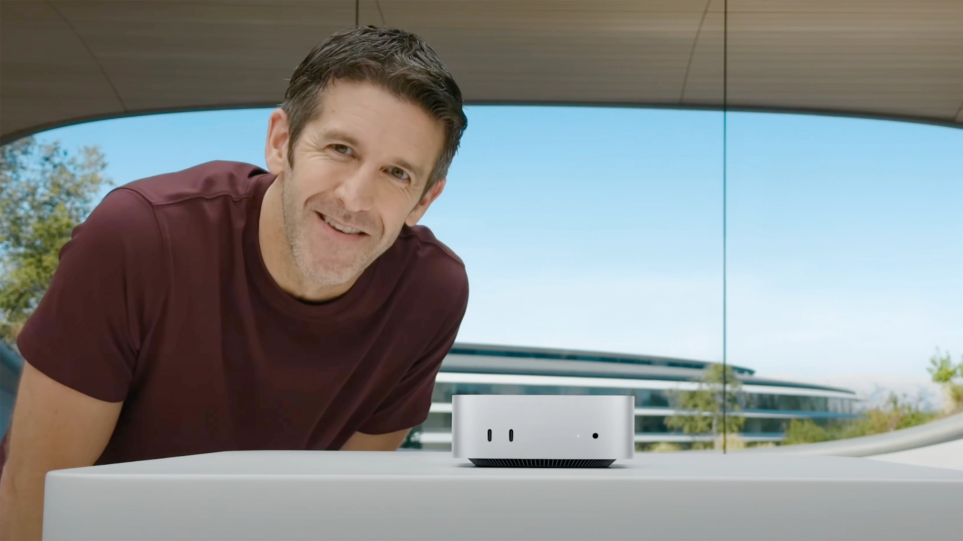 Bloomberg: новым CEO Apple после Тима Кука может стать Джон Тернус