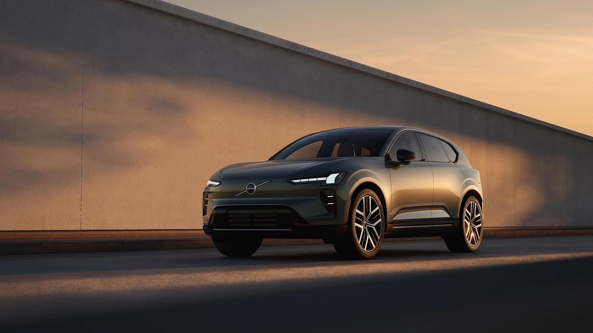 Volvo представила EX60 — технологичный EV с запасом хода 640 км и ИИ от Google