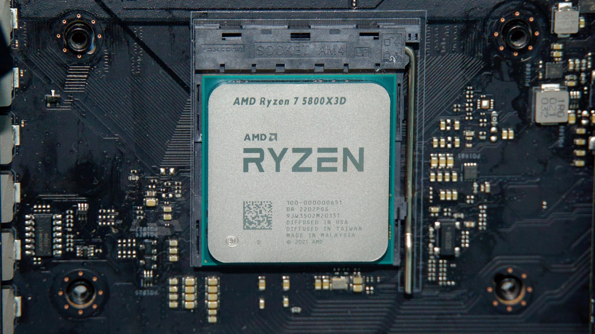 Инсайдер: AMD перевыпустит процессор Ryzen 7 5800X3D в честь десятилетия сокета AM4