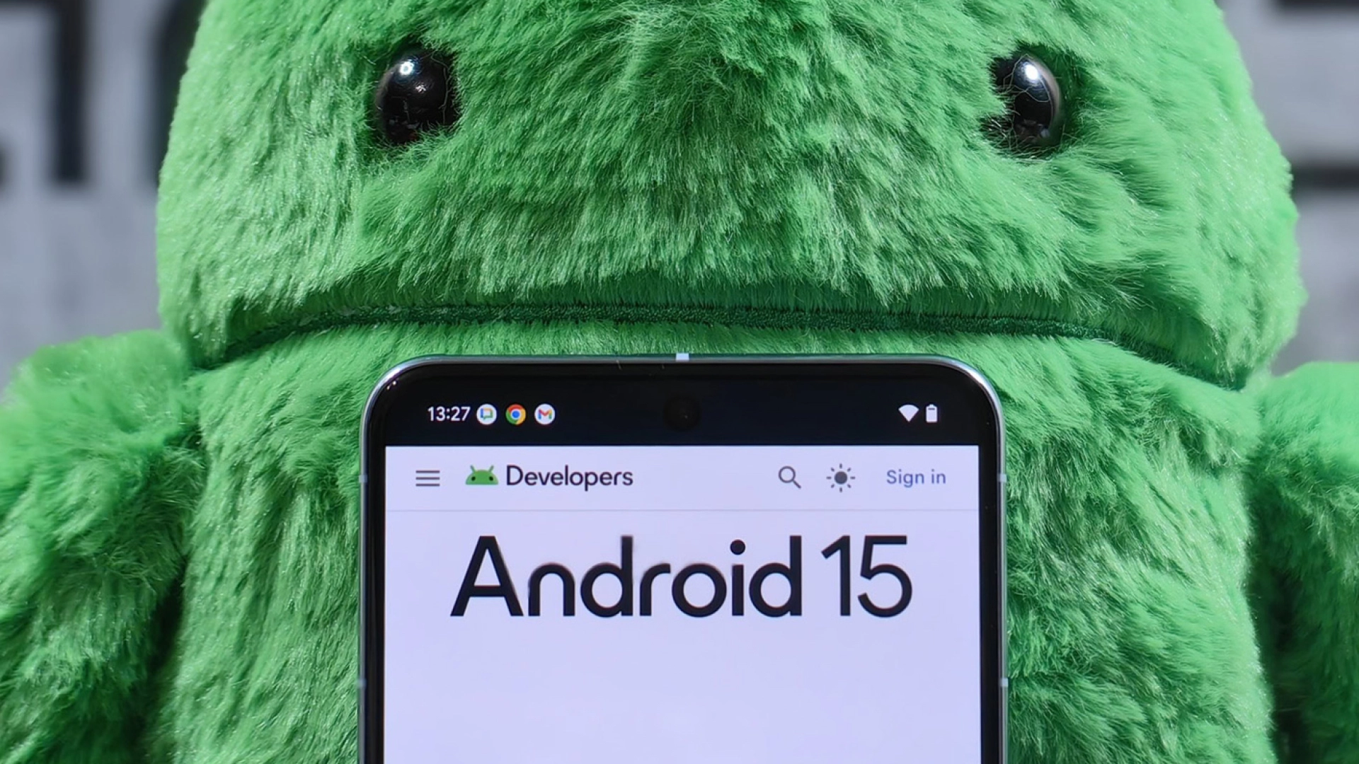 Google экспериментирует с цветными иконками приложений в строке состояния Android