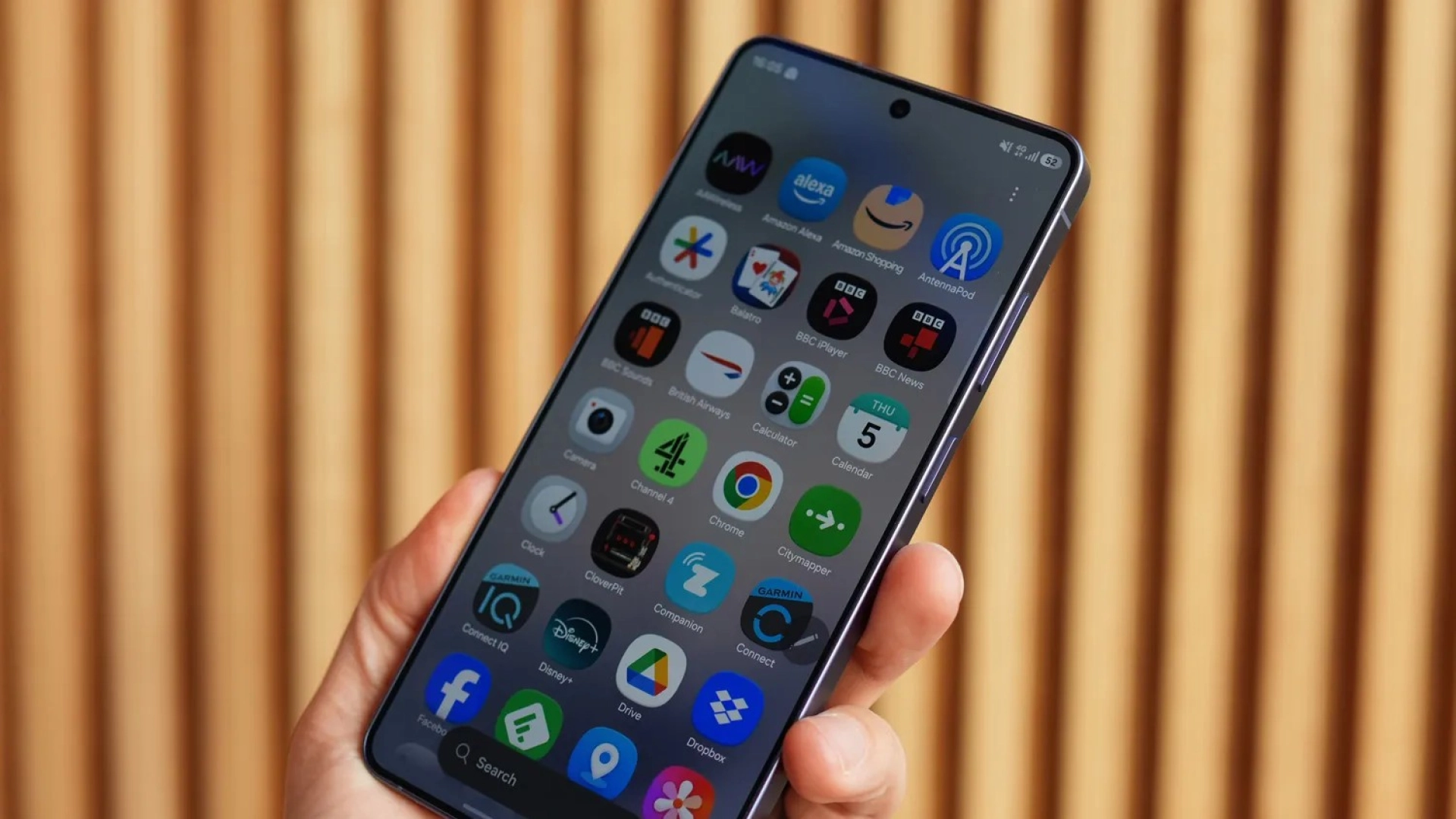 Samsung критикуют за более чем 40 ГБ предустановленного софта в Galaxy S26