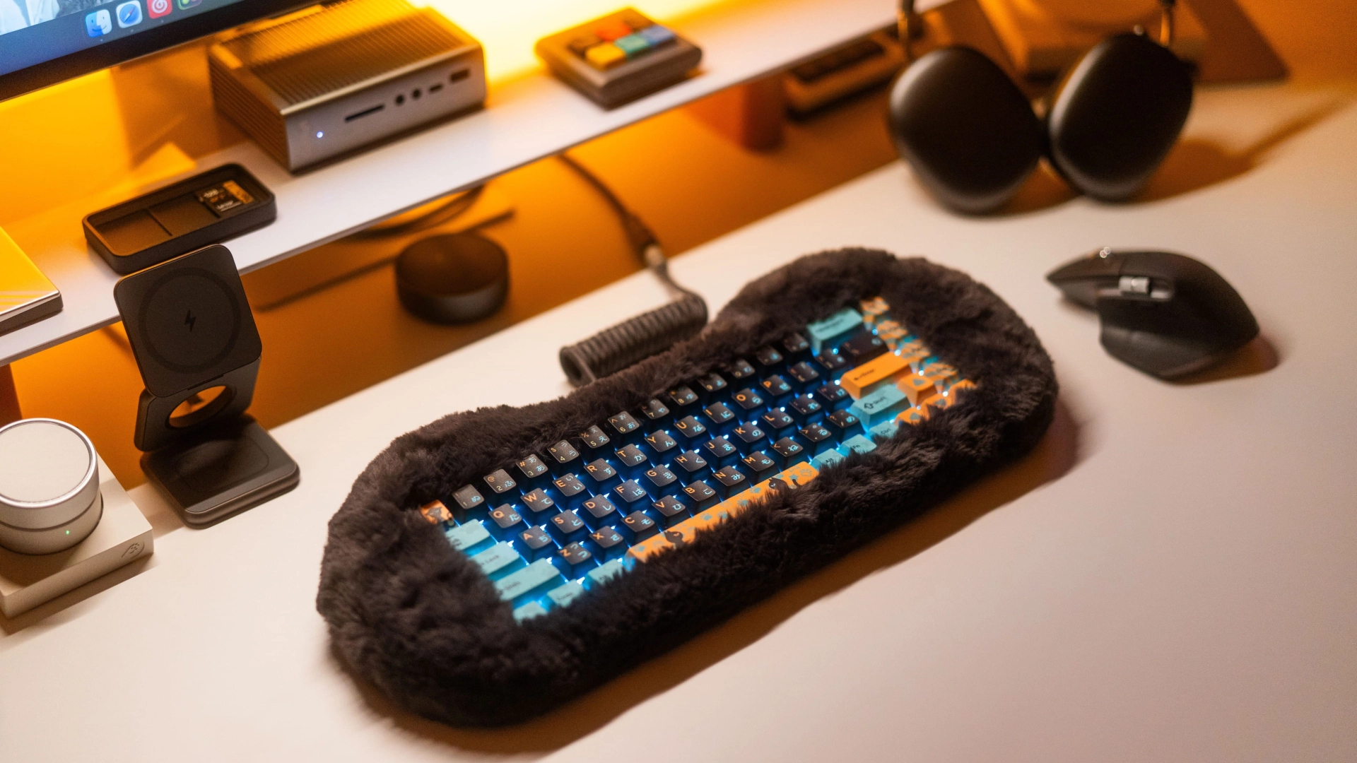 Dry Studio предлагает купить мохнатую клавиатуру Petbrick 65