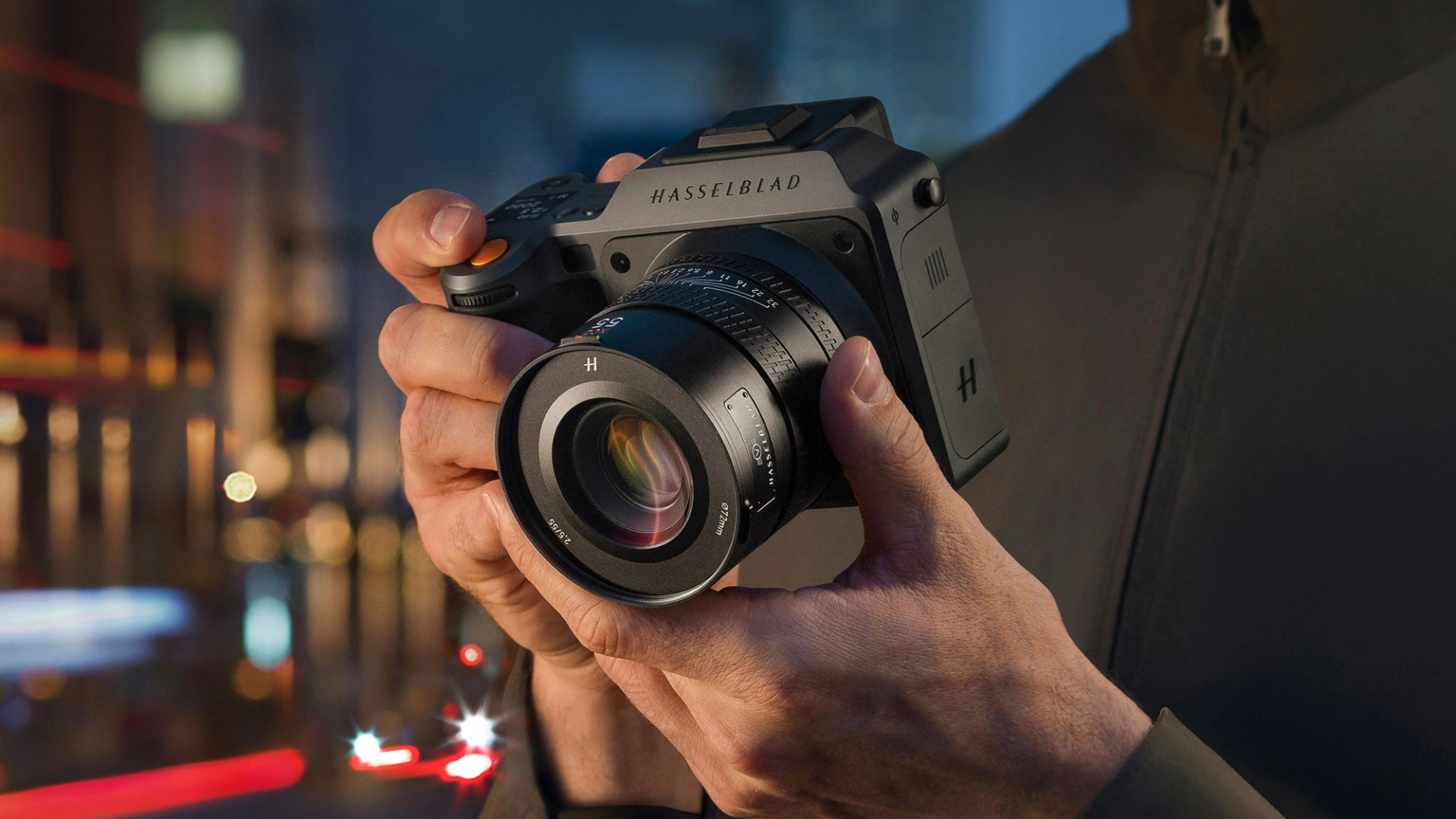 Новый флагман Hasselblad получил гибридный автофокус и 10-ступенчатый IBIS