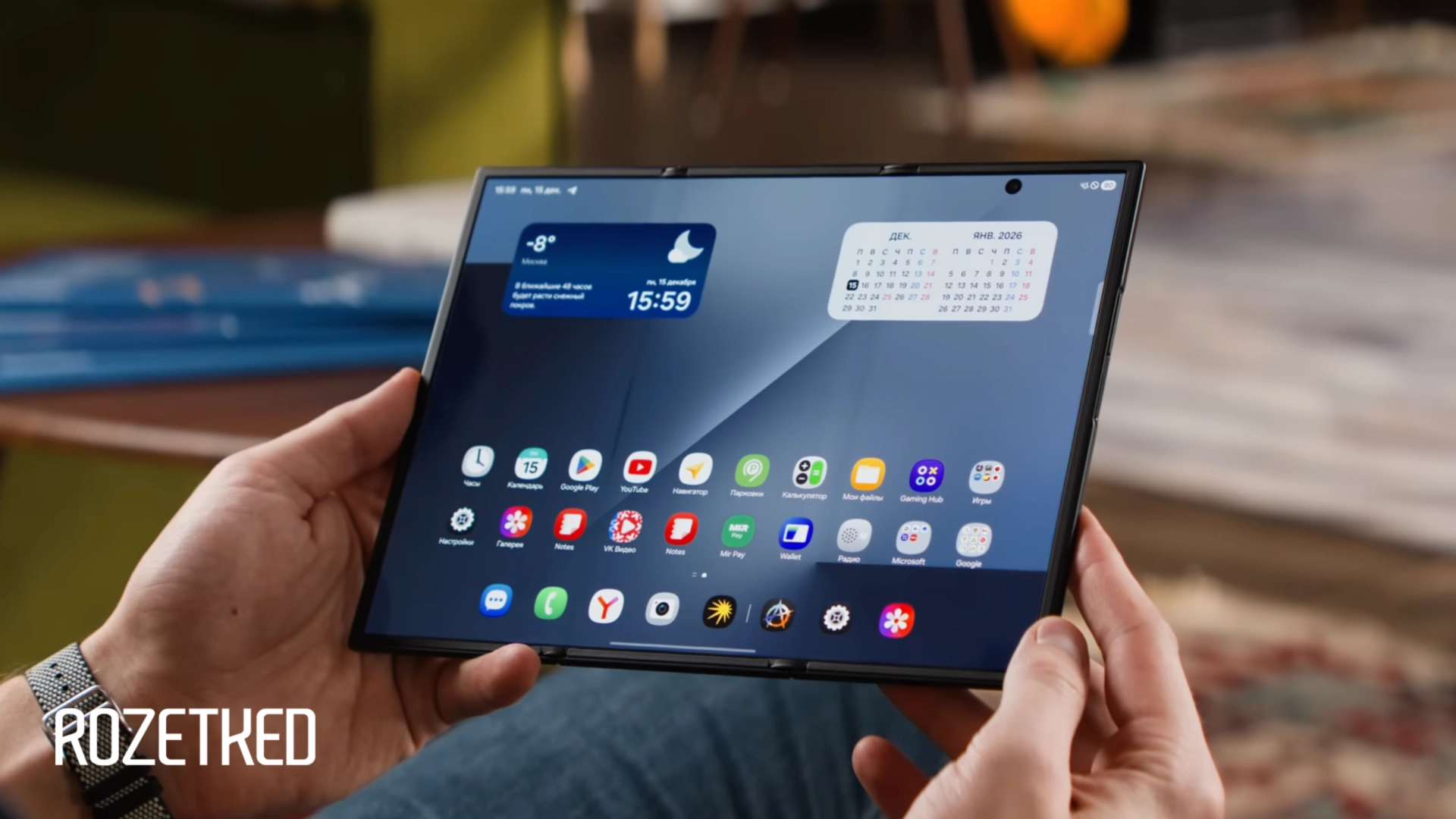 Samsung пока не планирует продолжать модели Edge и TriFold