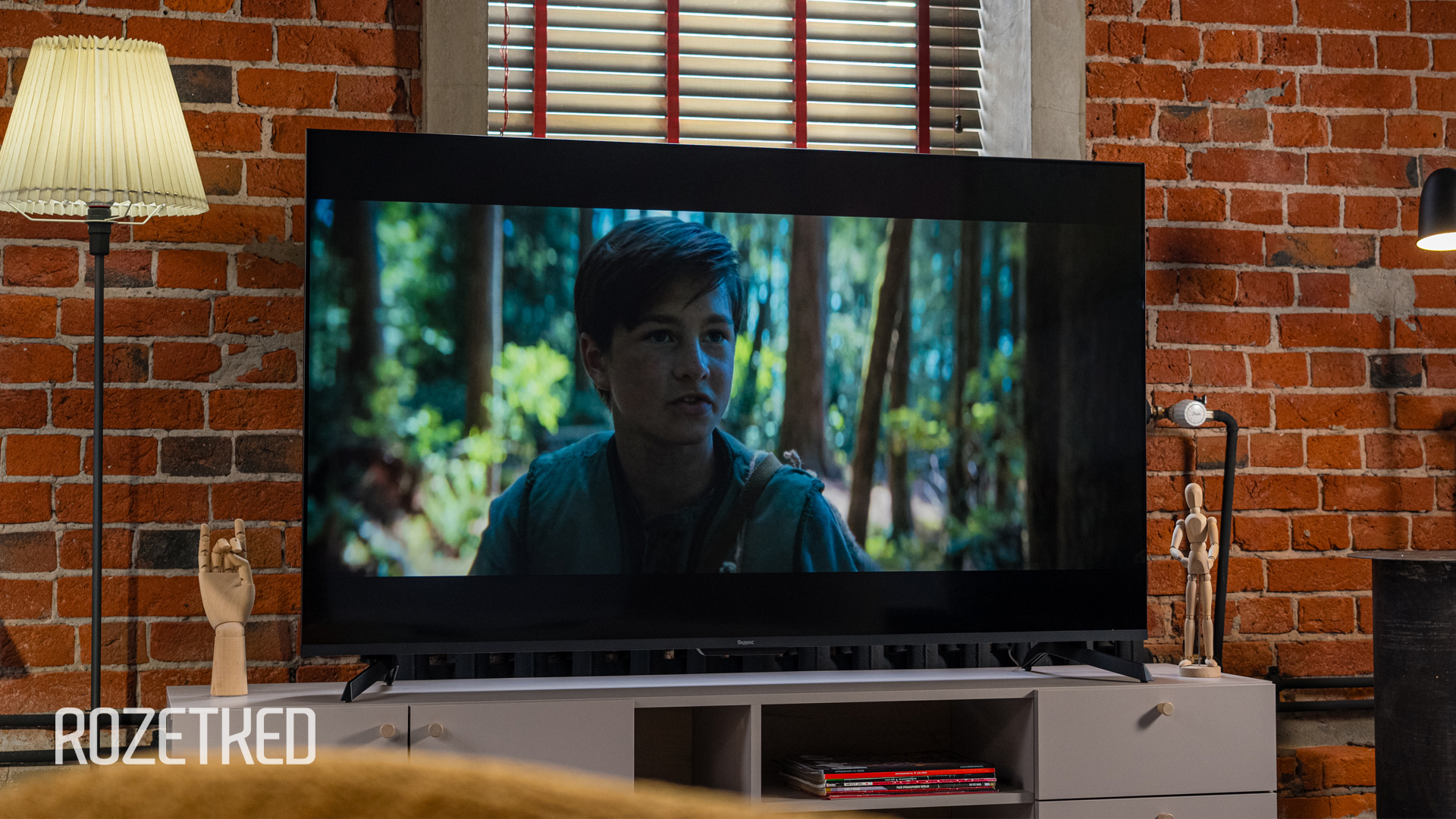 Обзор «Яндекс ТВ Станции miniLED»: кому теперь нужна «ТВ Станция Про»?