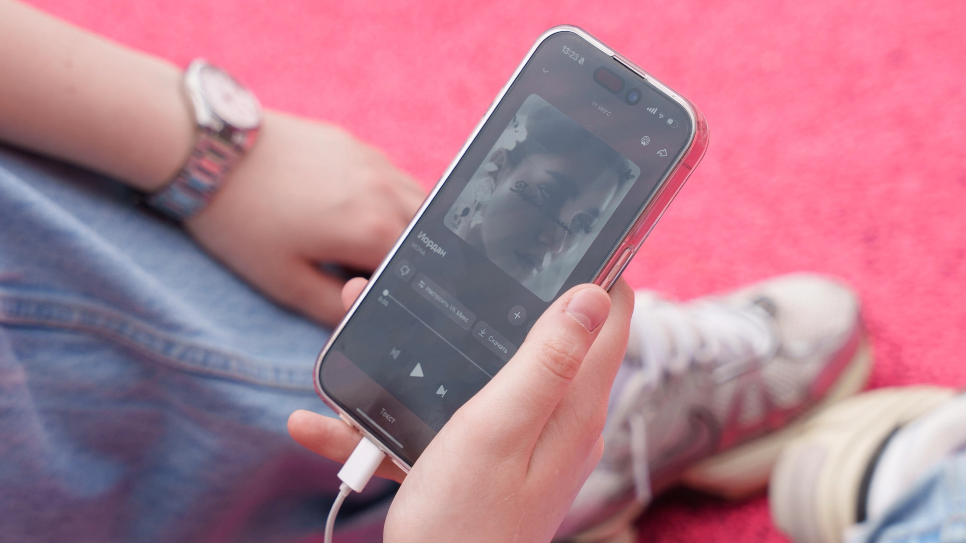 «VK Музыка» подвела итоги лета 2025 года и собрала топ-30 треков сезона