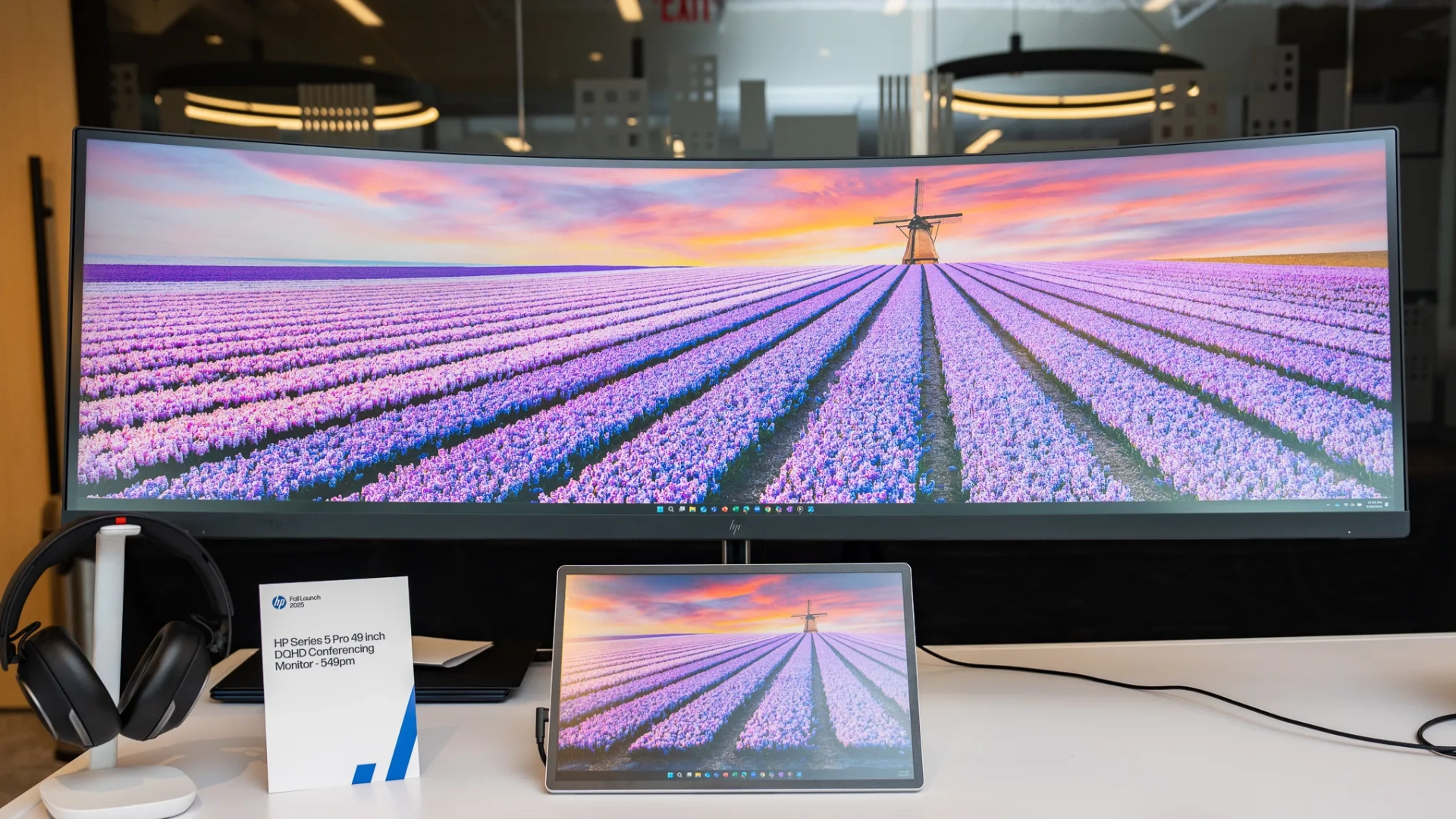 HP анонсировала сверхширокий 49-дюймовый монитор с выдвижной веб-камерой