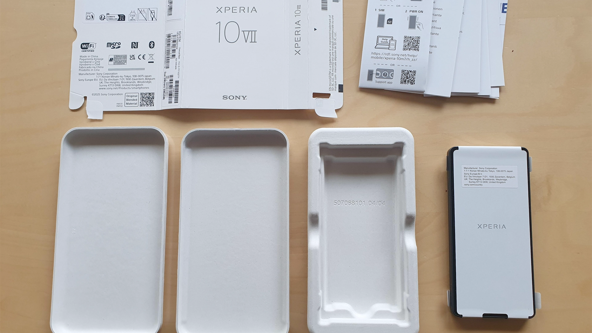 В комплекте Sony Xperia 10 VII нет кабеля USB-C — только сам смартфон