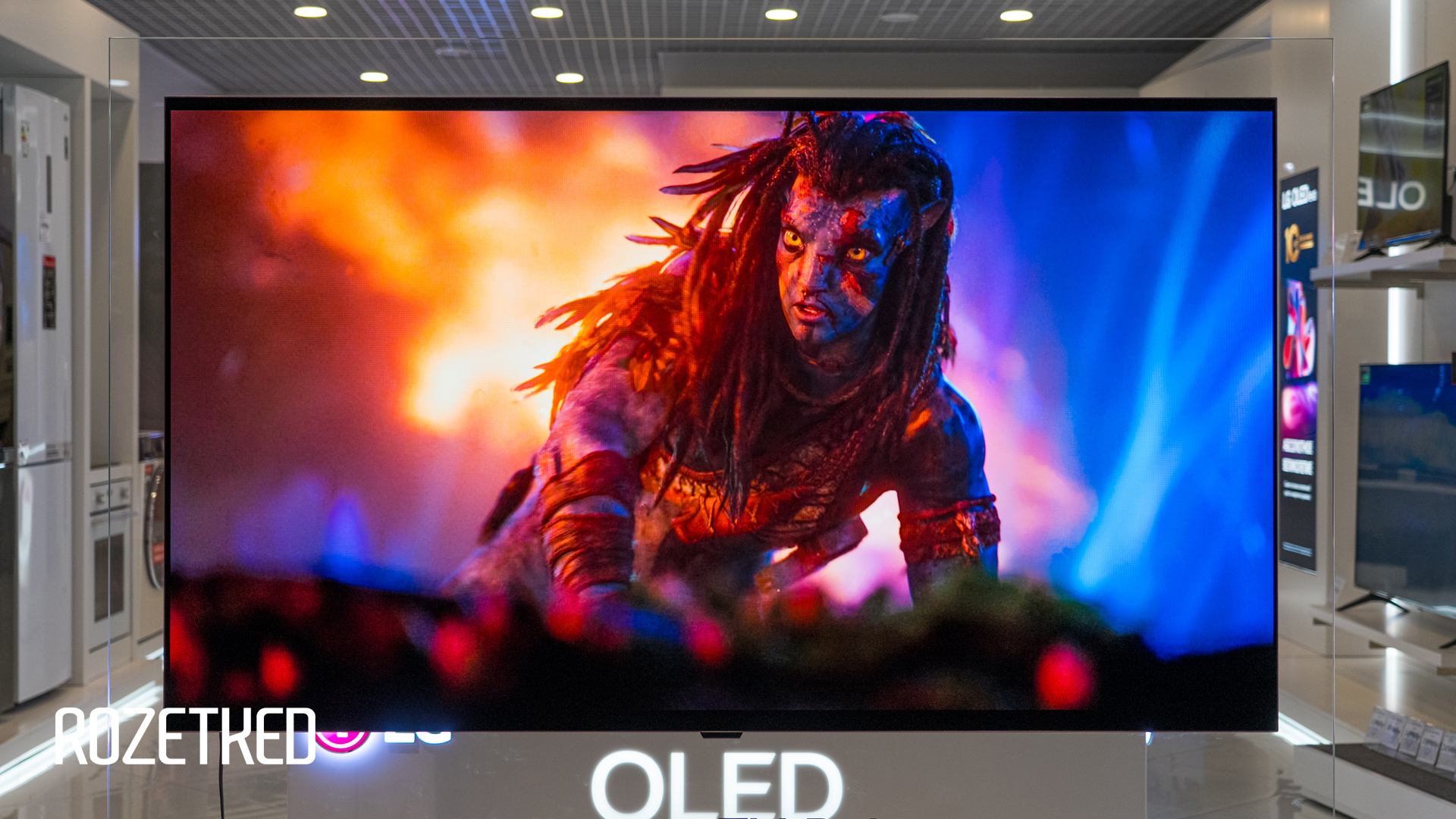 Смотрим на LG OLED evo W6: возвращение «телевизоров-обоев»