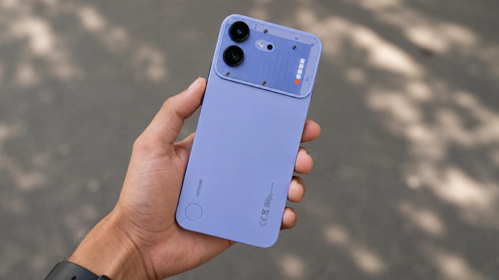 В сети появились изображения Nothing Phone (4b)