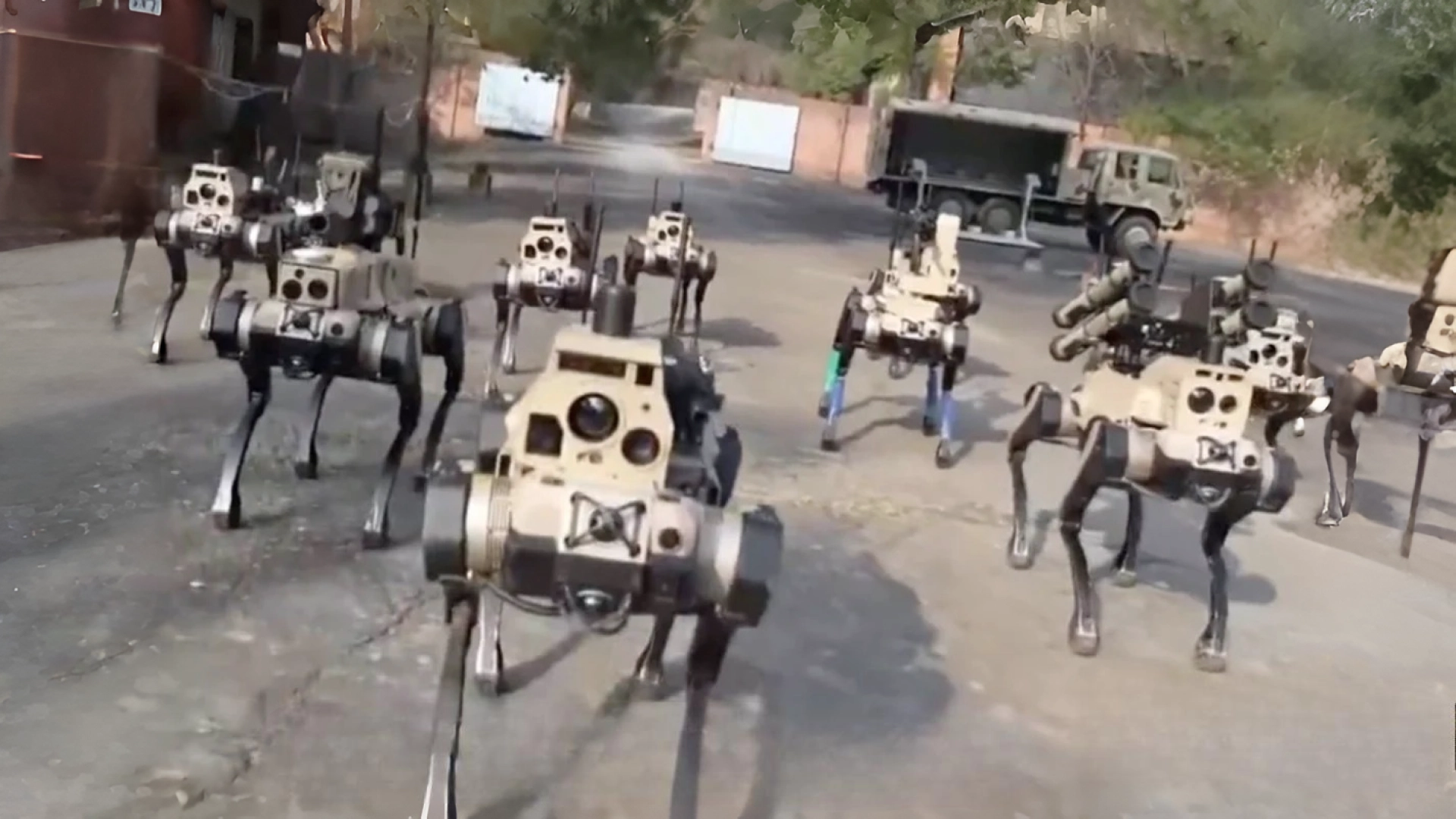 В Китае разработали боевых роботов с «коллективным разумом»