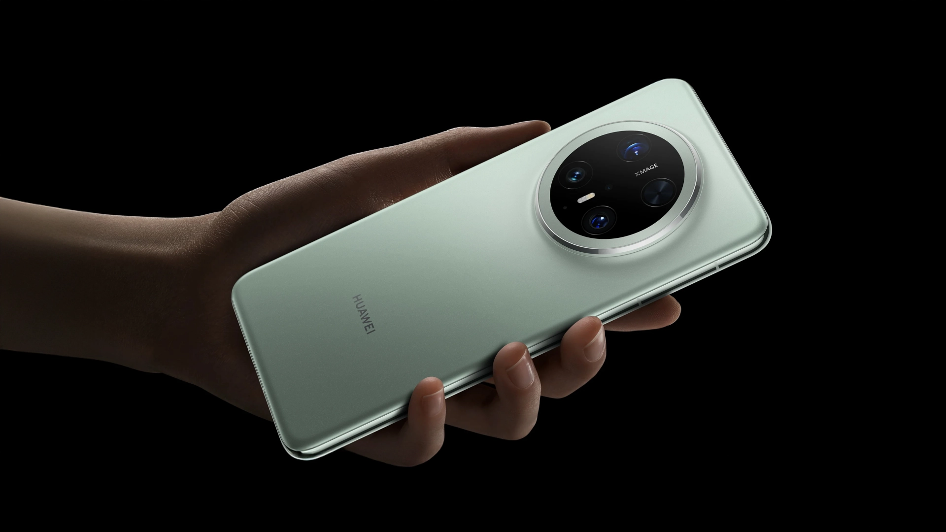 МТС открыл предзаказ на Huawei Mate 70 Pro и тройную «раскладушку» Mate XT