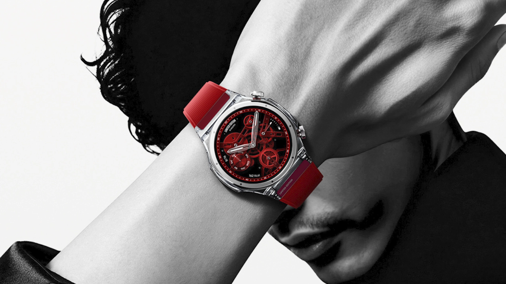 Xiaomi дополнила линейку умных часов Watch S5 моделью на 41 мм и лимитированной прозрачной версией