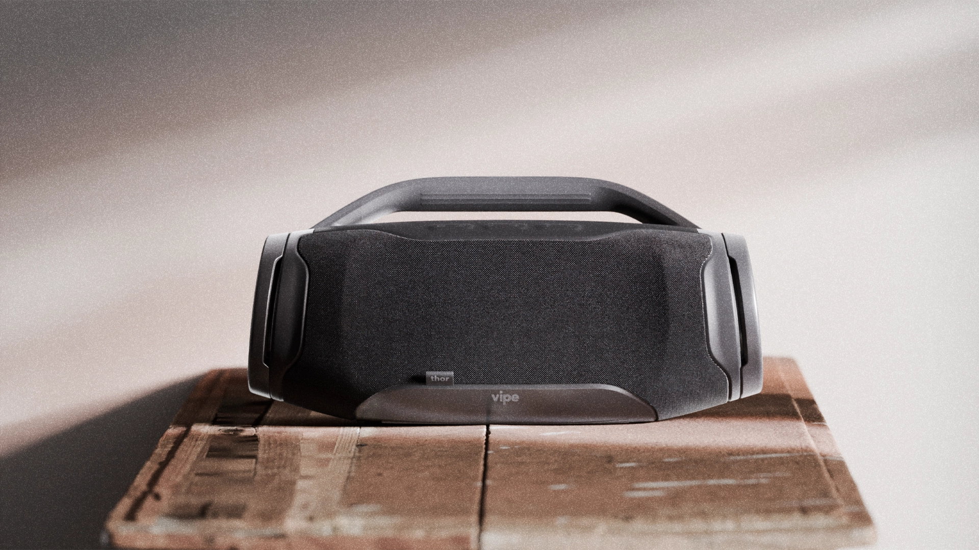 Vipe выпустила Thor — мощную портативную колонку с пылевлагозащитой IP67