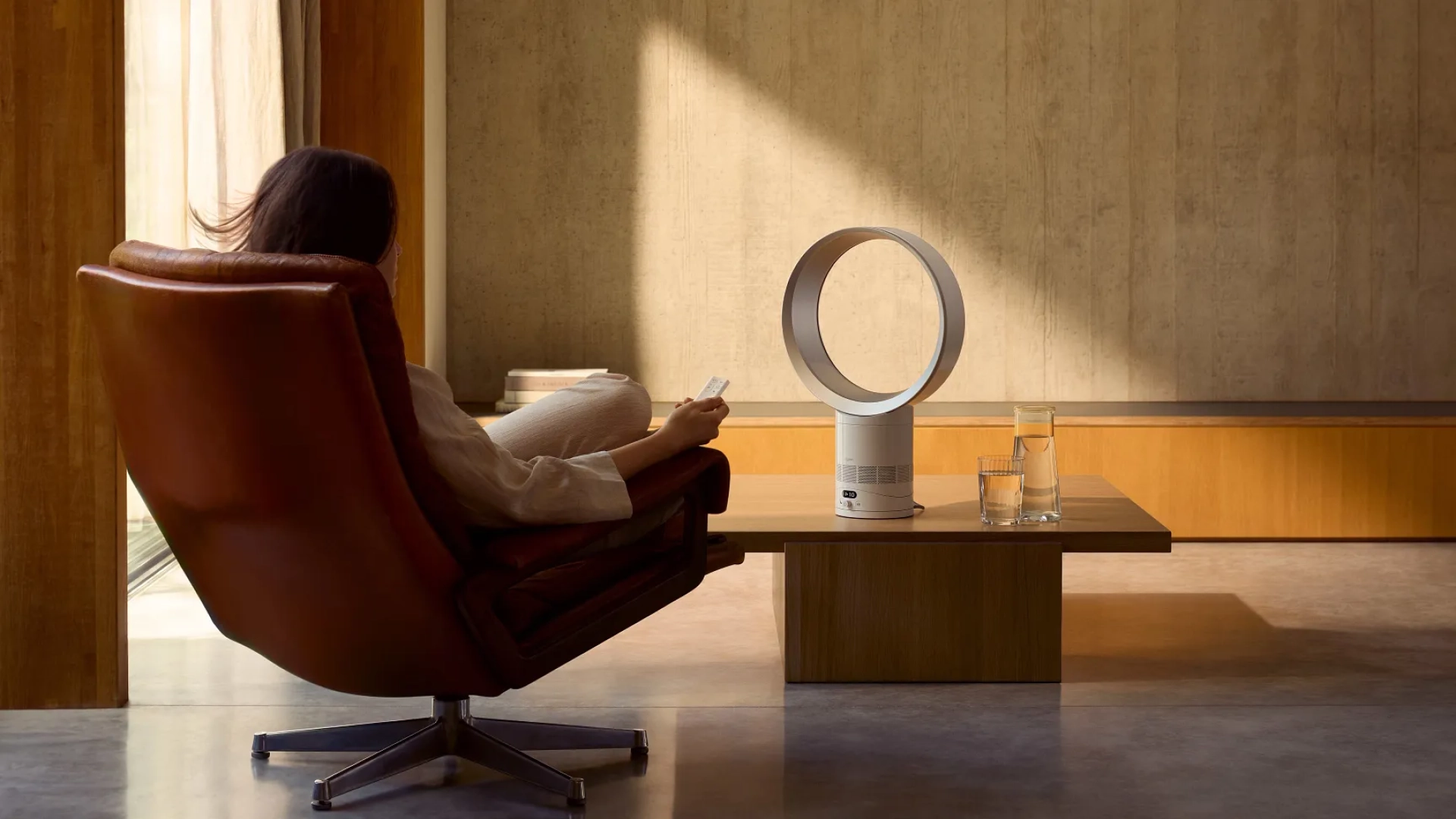 Dyson выпустила безлопастный вентилятор Cool CF1