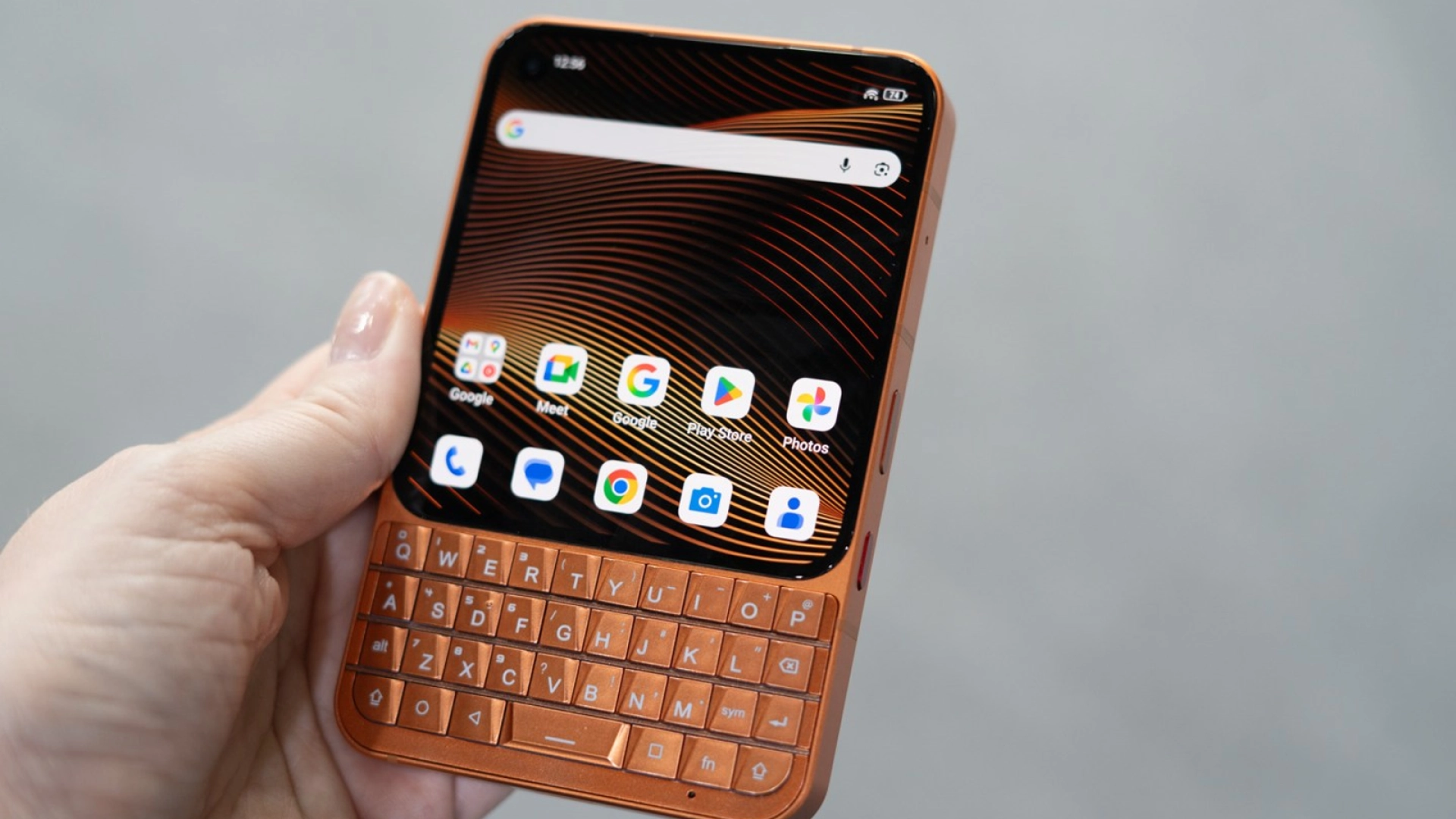 Unihertz привезла на MWC 2026 свой новый qwerty-смартфон — Titan 2 Elite