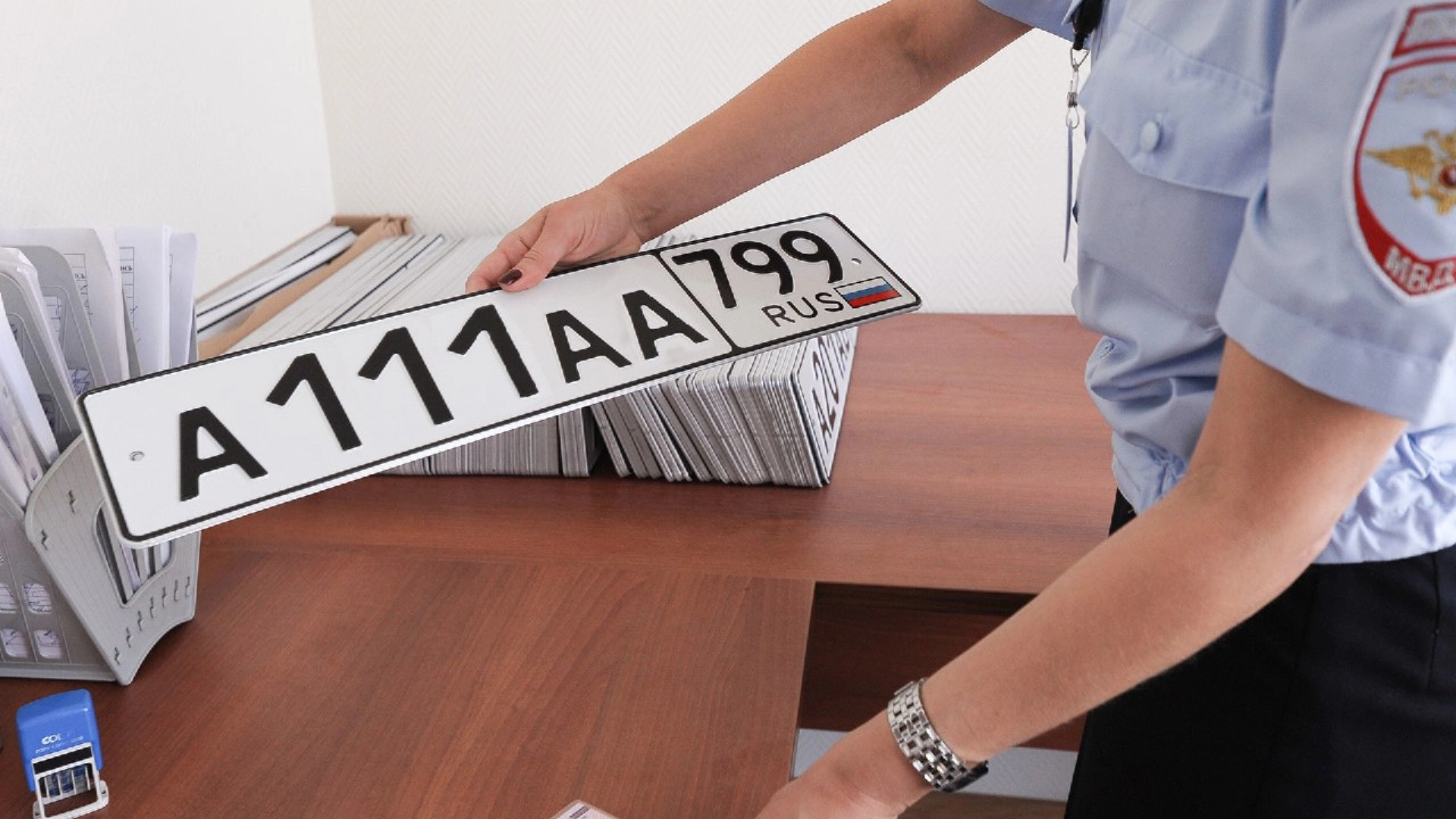 «Ъ»: в правительстве обсуждают резерв красивых автономеров через «Госуслуги»