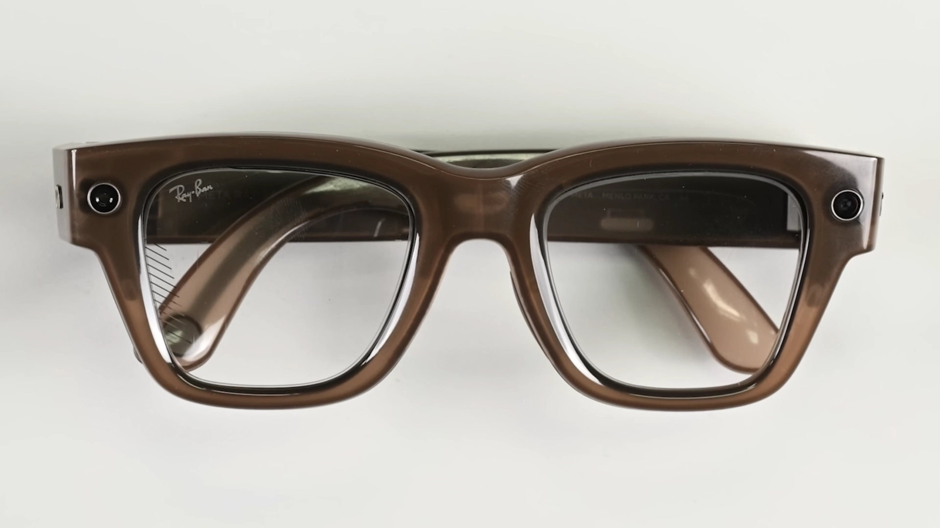 В iFixit разобрали умные очки Ray-Ban Display — к ремонту они непригодны