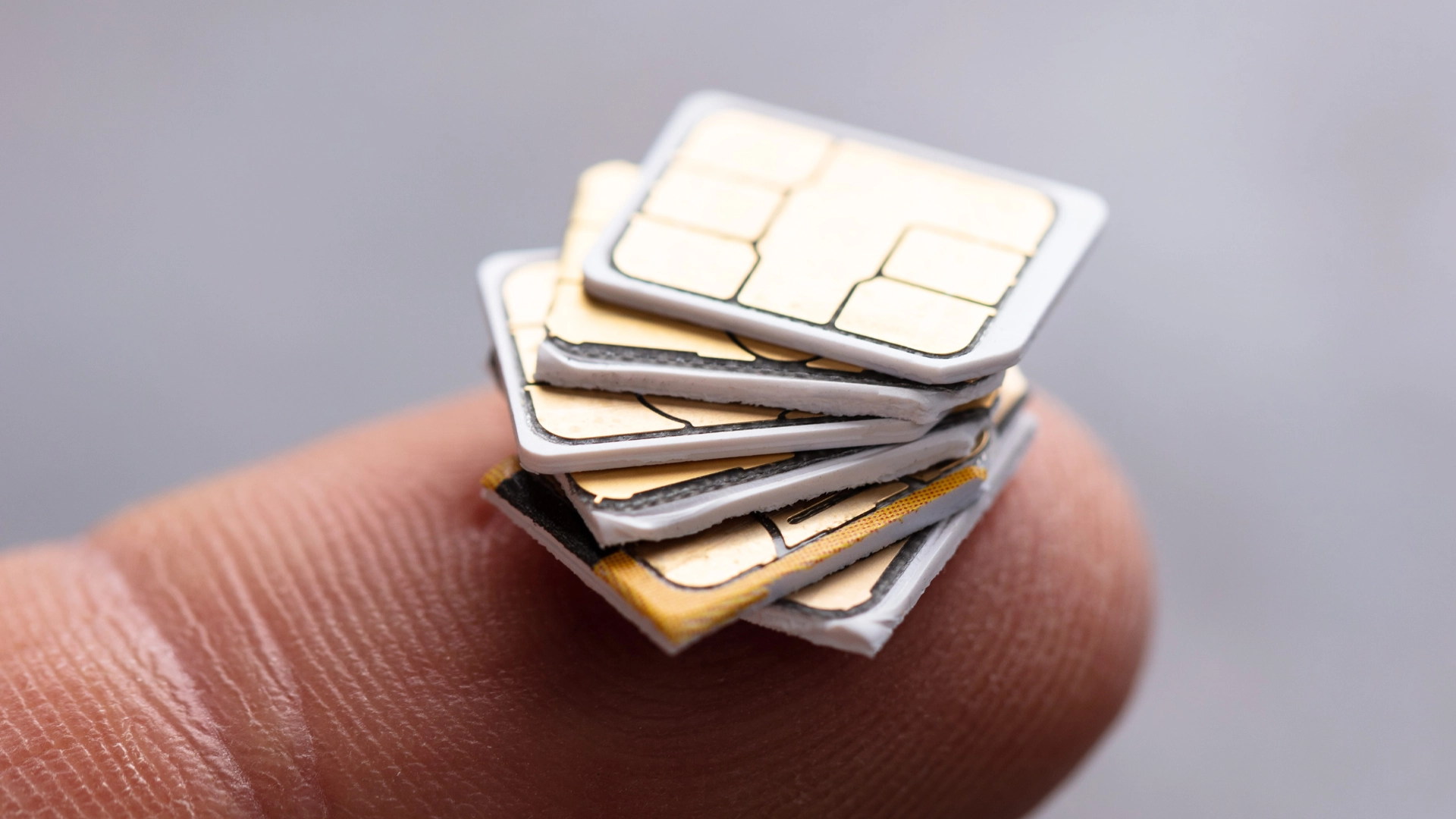 СМИ: иностранные SIM-карты в России больше не работают с заблокированными сервисами