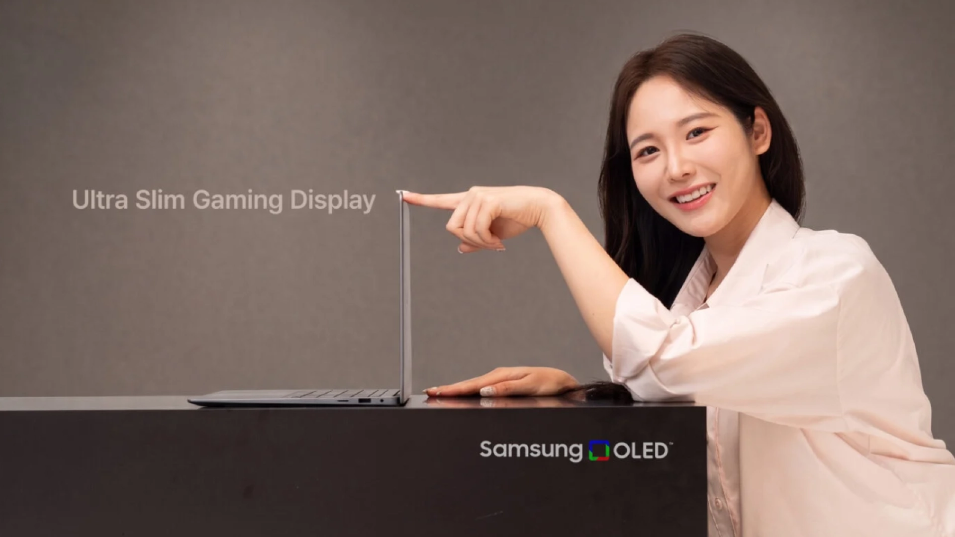Samsung представила ультратонкие OLED-панели для ноутбуков