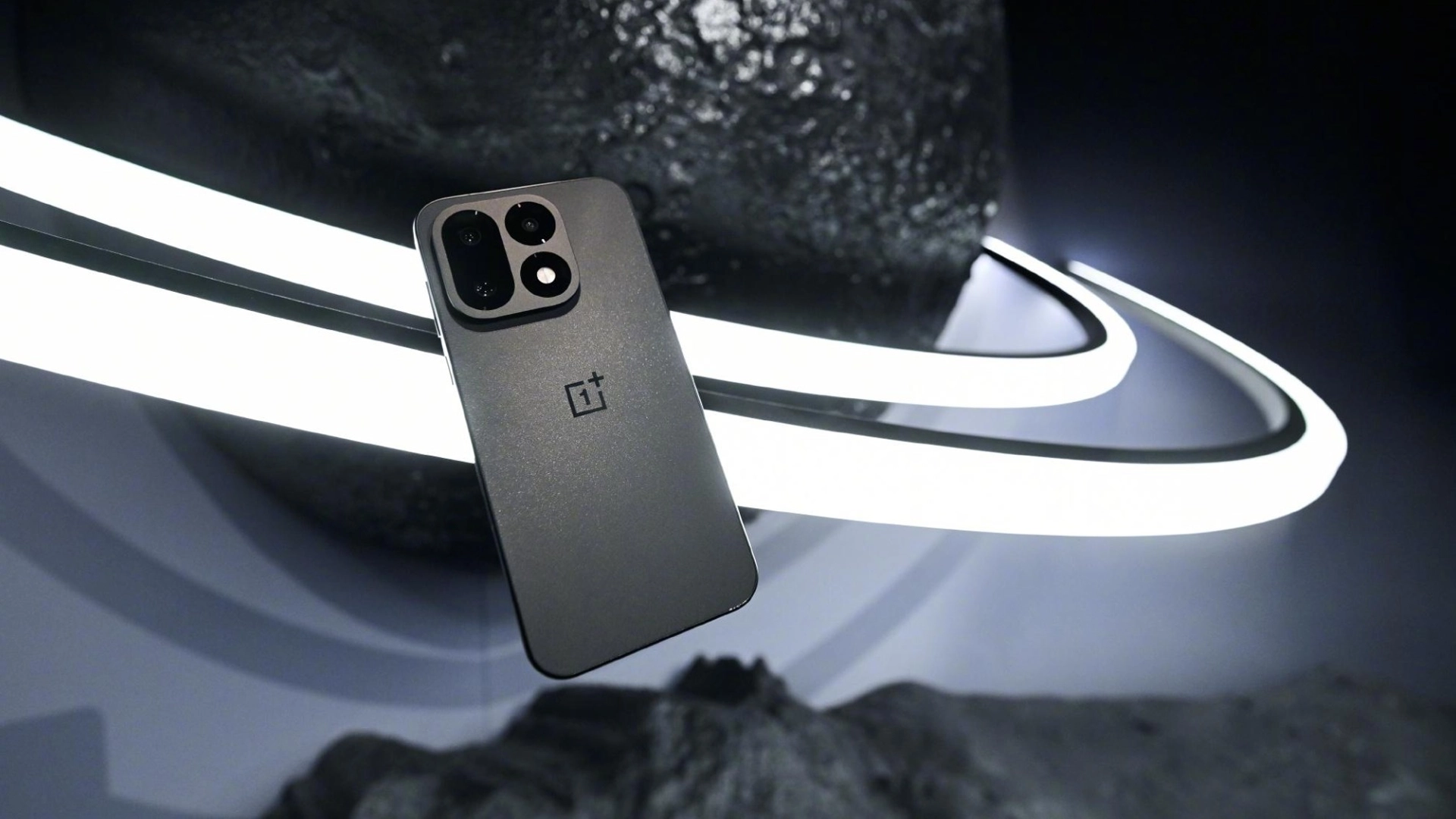 Инсайд: Oppo тестирует ПО глобальной версии OnePlus 16