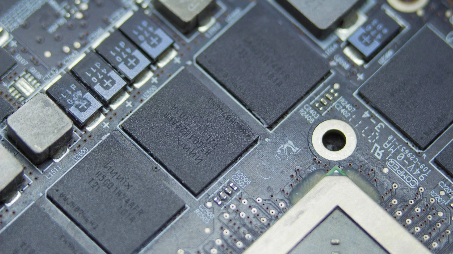 Lenovo: цены на память могут никогда не вернуться к уровню 2025 года
