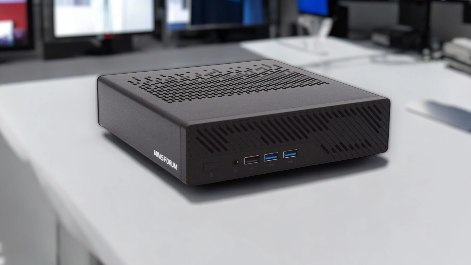 Minisforum выпустила мини-ПК MS-A1 с десктопным AMD Ryzen 9 9950X