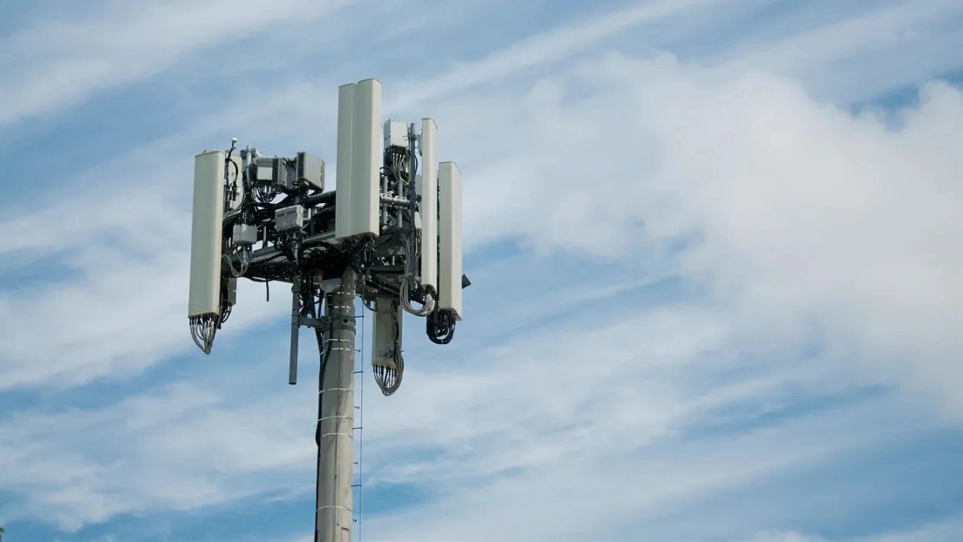 «Известия» протестировали 5G-сеть в Москве — в некоторых районах скорость оказалась ниже, чем у LTE