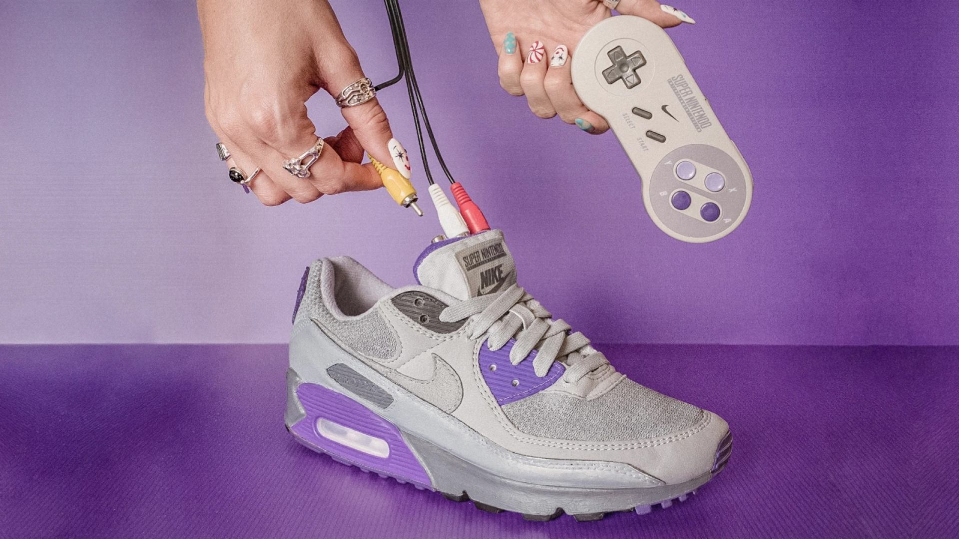 Дизайнер представил Air SNES — Nike Air Max, в которые встроена SNES