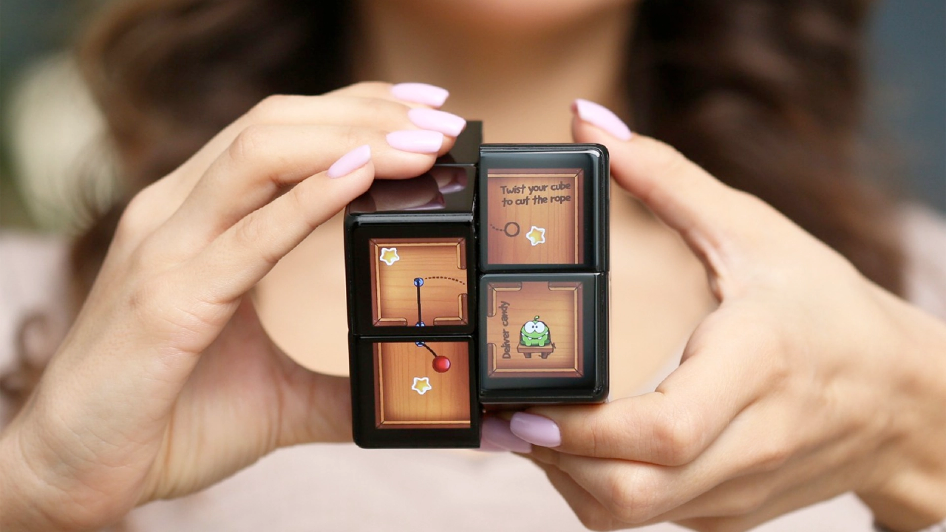 WOWCube теперь доступен для предзаказа — это кубик Рубика с 24-мя LCD-дисплеями