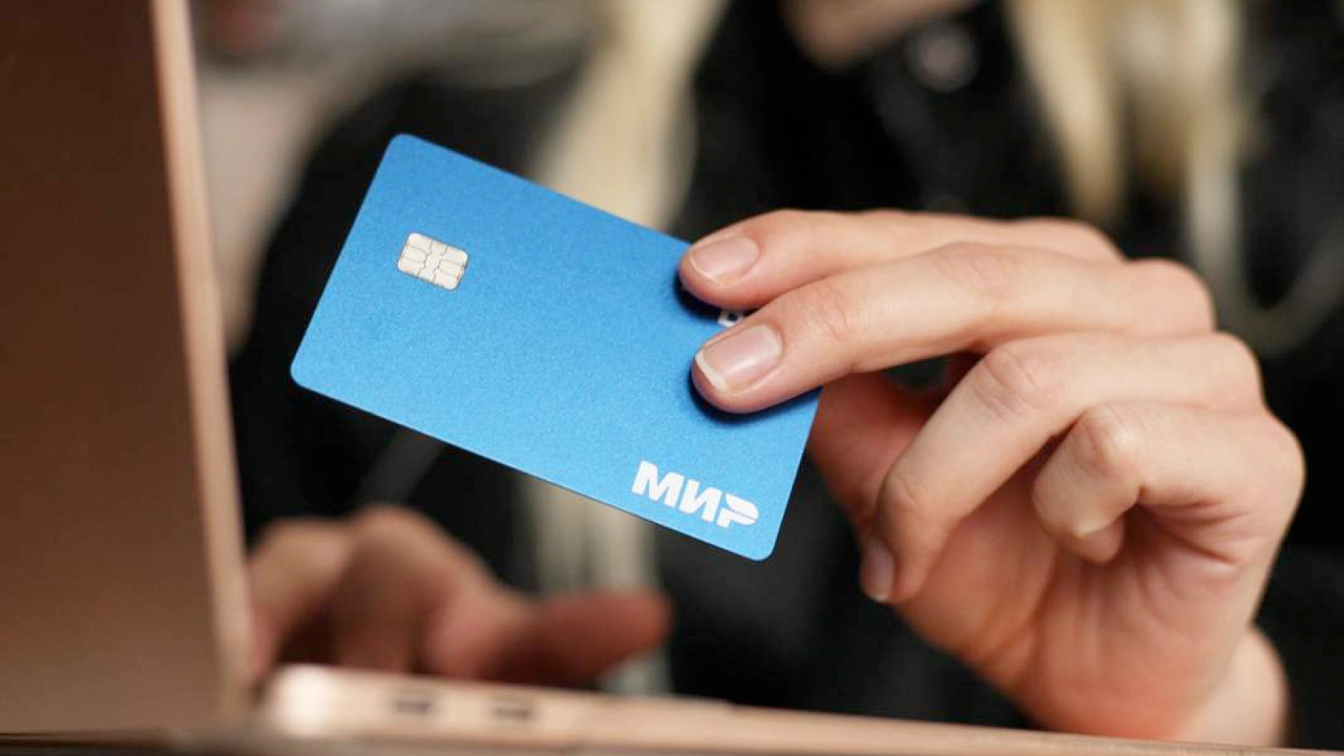 СМИ: с иностранных онлайн-продавцов хотят взимать сбор с продажи гаджетов в России