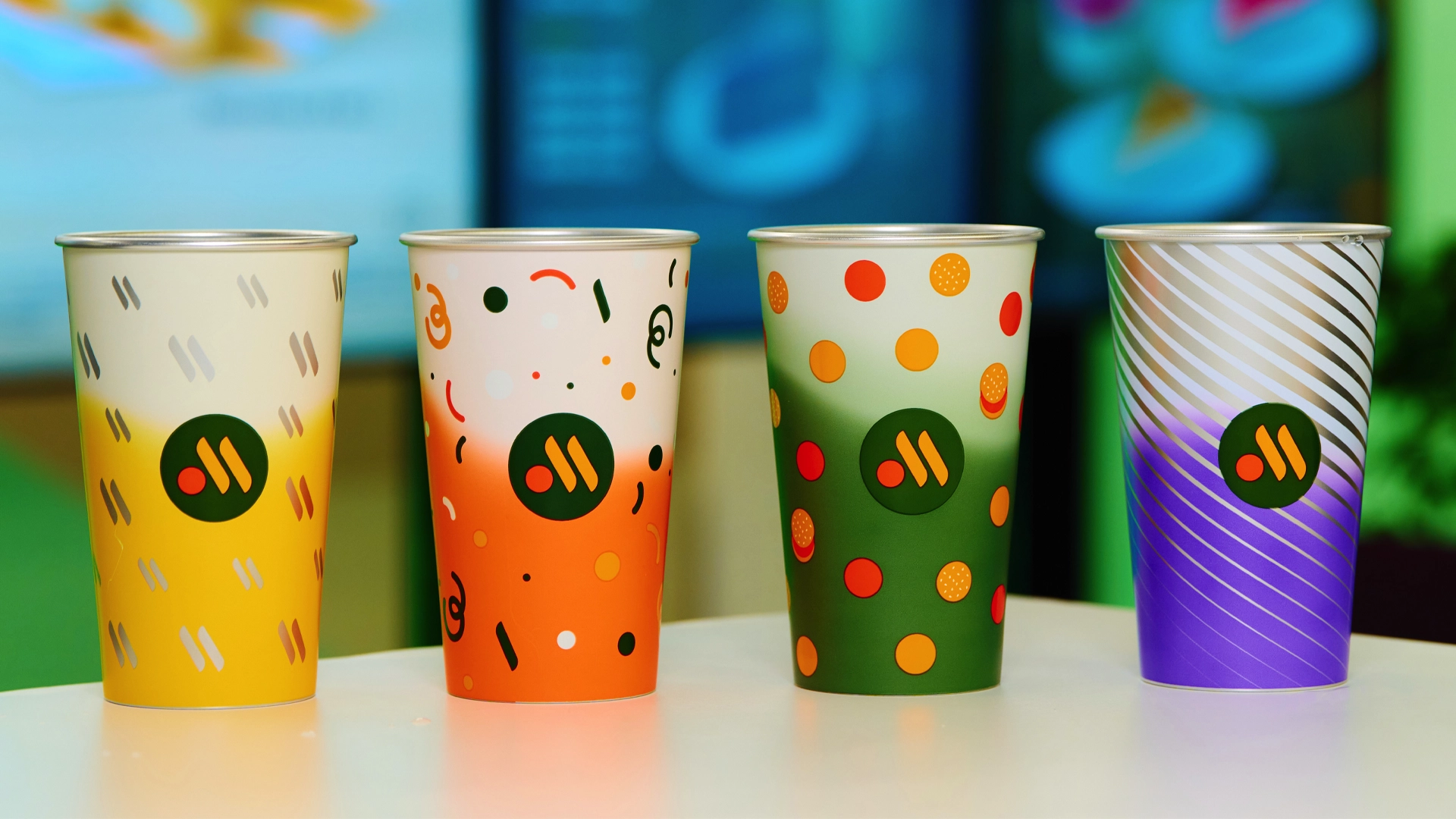 Во «Вкусно — и точка» запускают коллекцию стаканов-хамелеонов — с 5 февраля