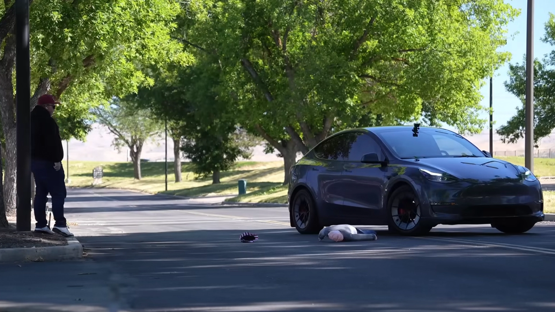 YouTube-блогеры протестировали реакцию автопилота Tesla на скорости