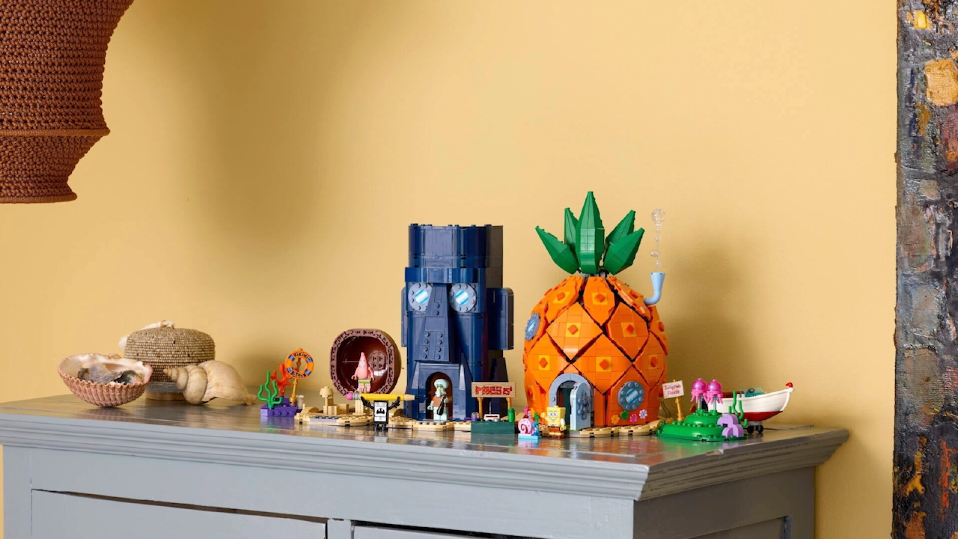 LEGO представила набор по «Губке Бобу» с миниатюрным городком Бикини Боттом