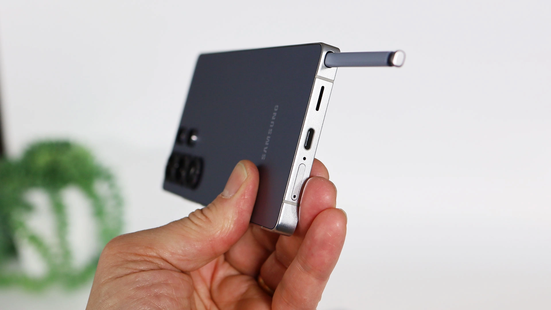 Слух: Galaxy S27 Ultra может выйти без встроенного S Pen