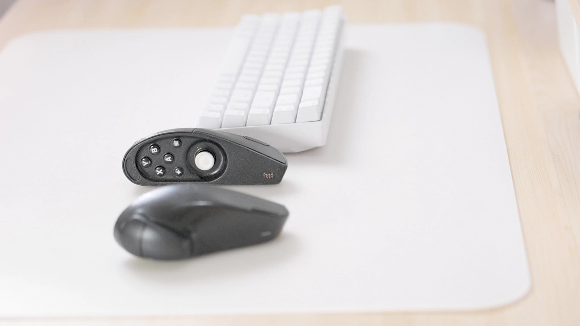 Pixelpaw Labs представила мышь Phase, которая раскладывается на два контроллера