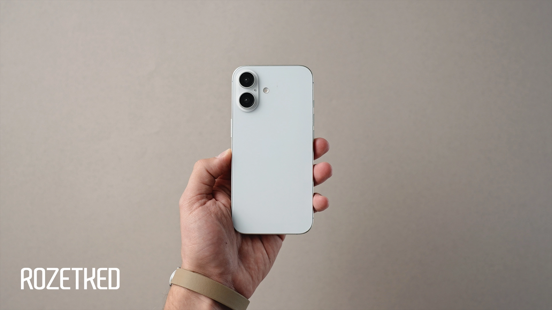 Bloomberg: iPhone 16 выйдет вовремя, несмотря на задержку Apple Intelligence