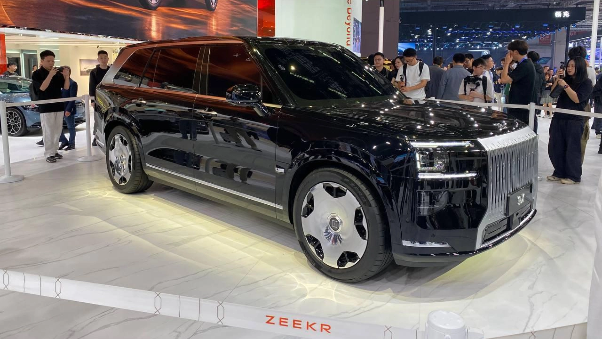 Zeekr представила большой вседорожник 9X
