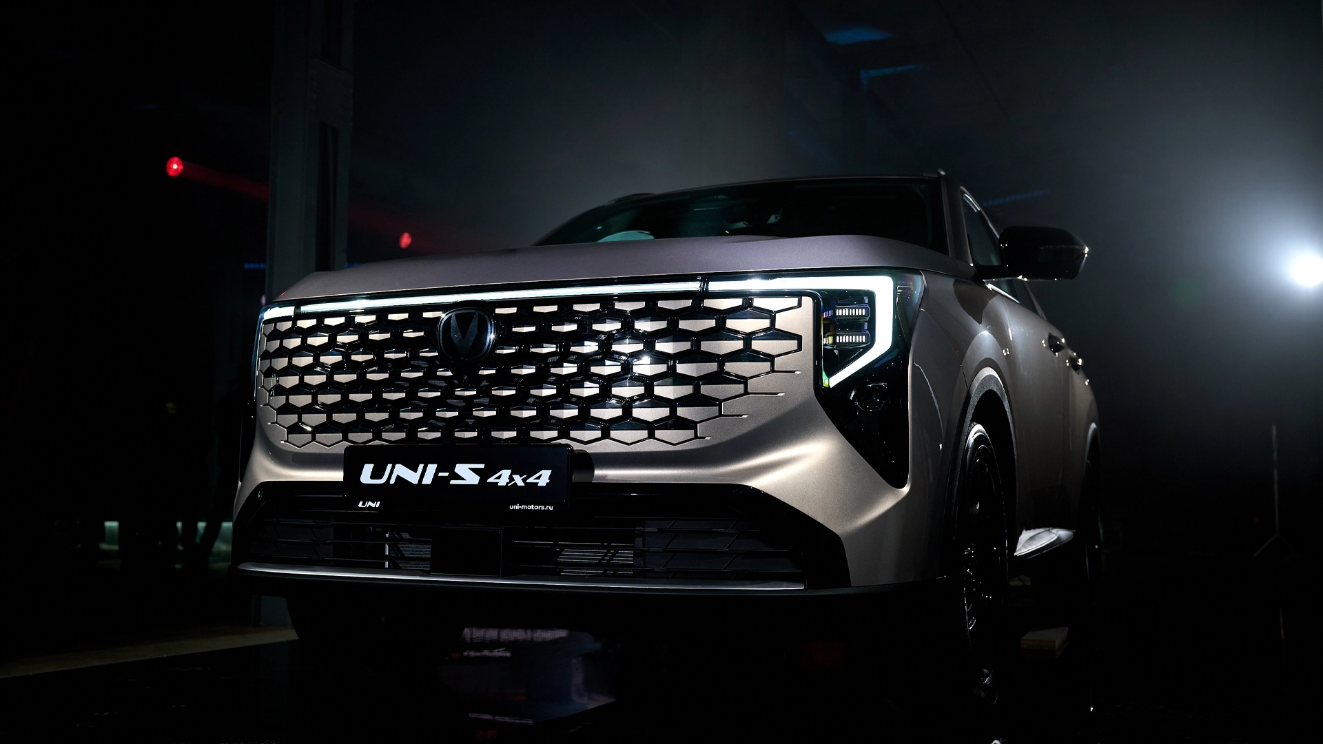 Changan выпустила в России новый кроссовер UNI-S 4x4 — по цене от 2 979 900 рублей