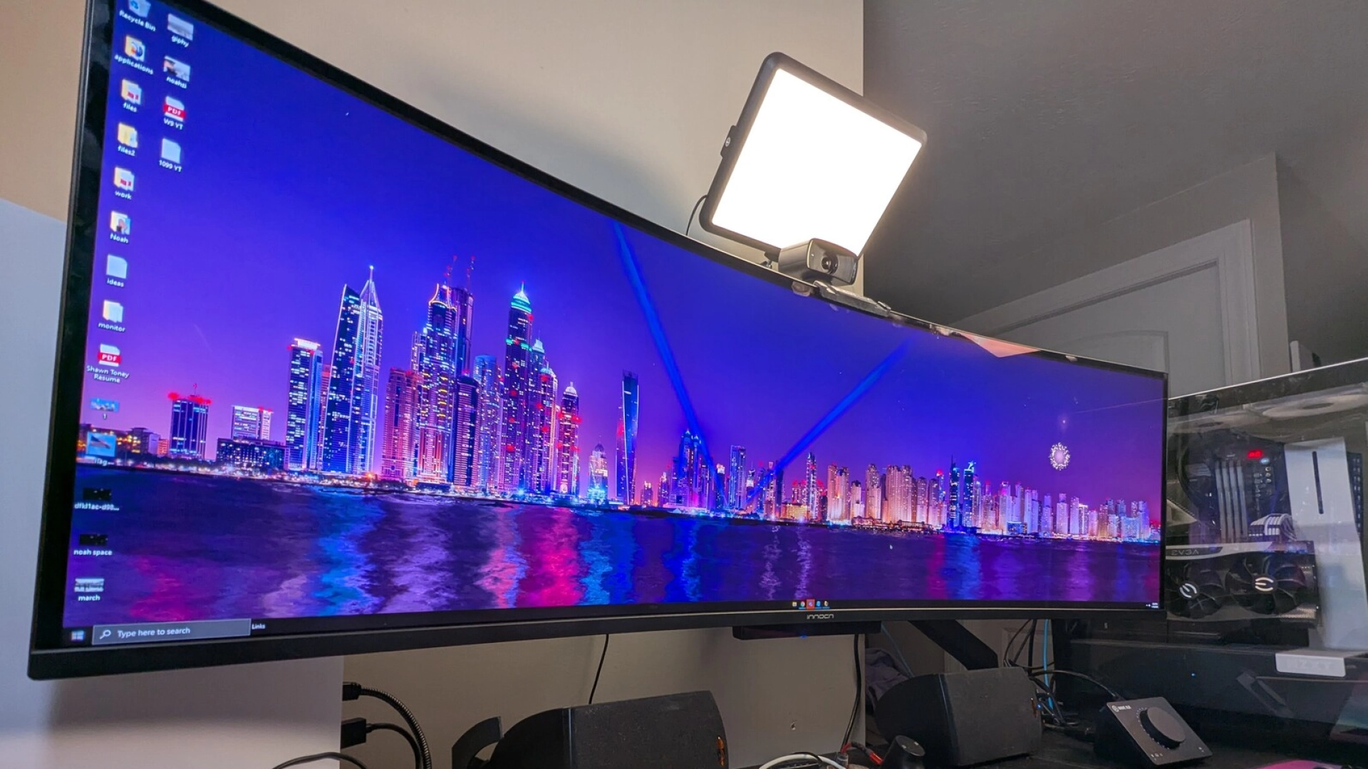 Это Innocn 49Q1R — здоровенный игровой монитор с матрицей OLED и разрешением 5K2K