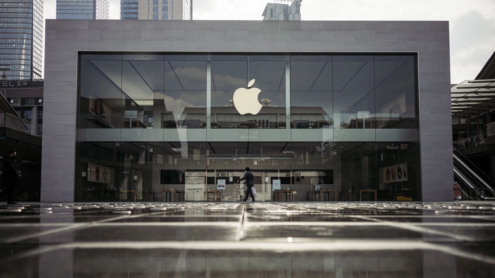 Роскомнадзор внёс Apple и Microsoft в реестр ОРИ — что это значит?