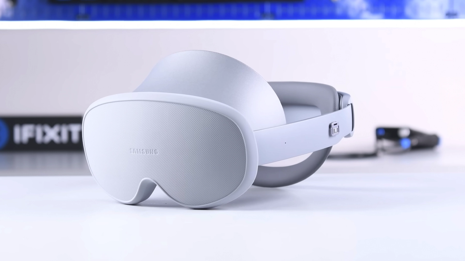 В iFixit разобрали Galaxy XR — шлем от Samsung не уступает по ремонтопригодности Vision Pro