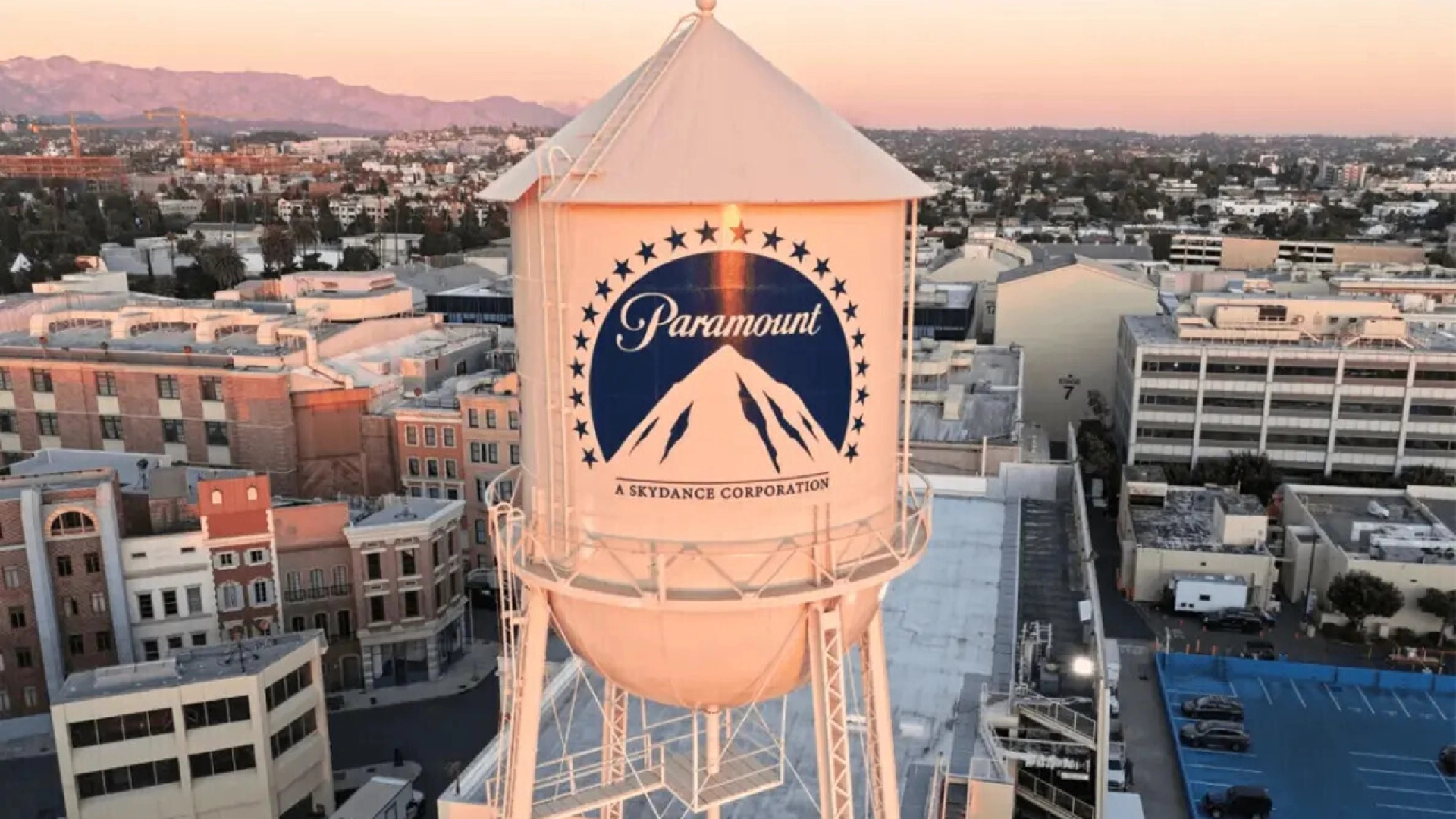 Paramount Skydance согласилась отложить слияние с Warner Bros. Discovery до 1 июня 2027 года