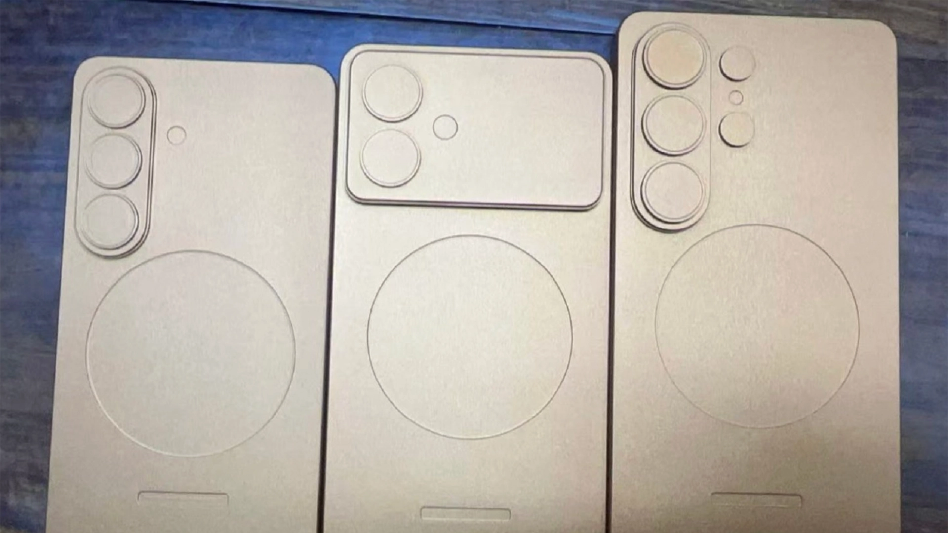 В сети показали «болванки» Galaxy S26 — один из них очень похож на новый iPhone