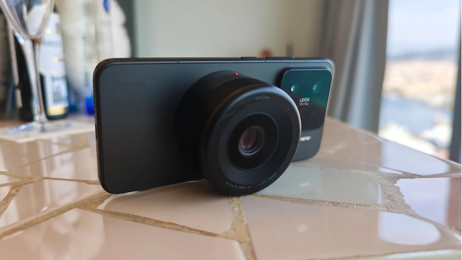 Xiaomi показала концепт модульного смартфона — он поможет избавиться от выступающей камеры