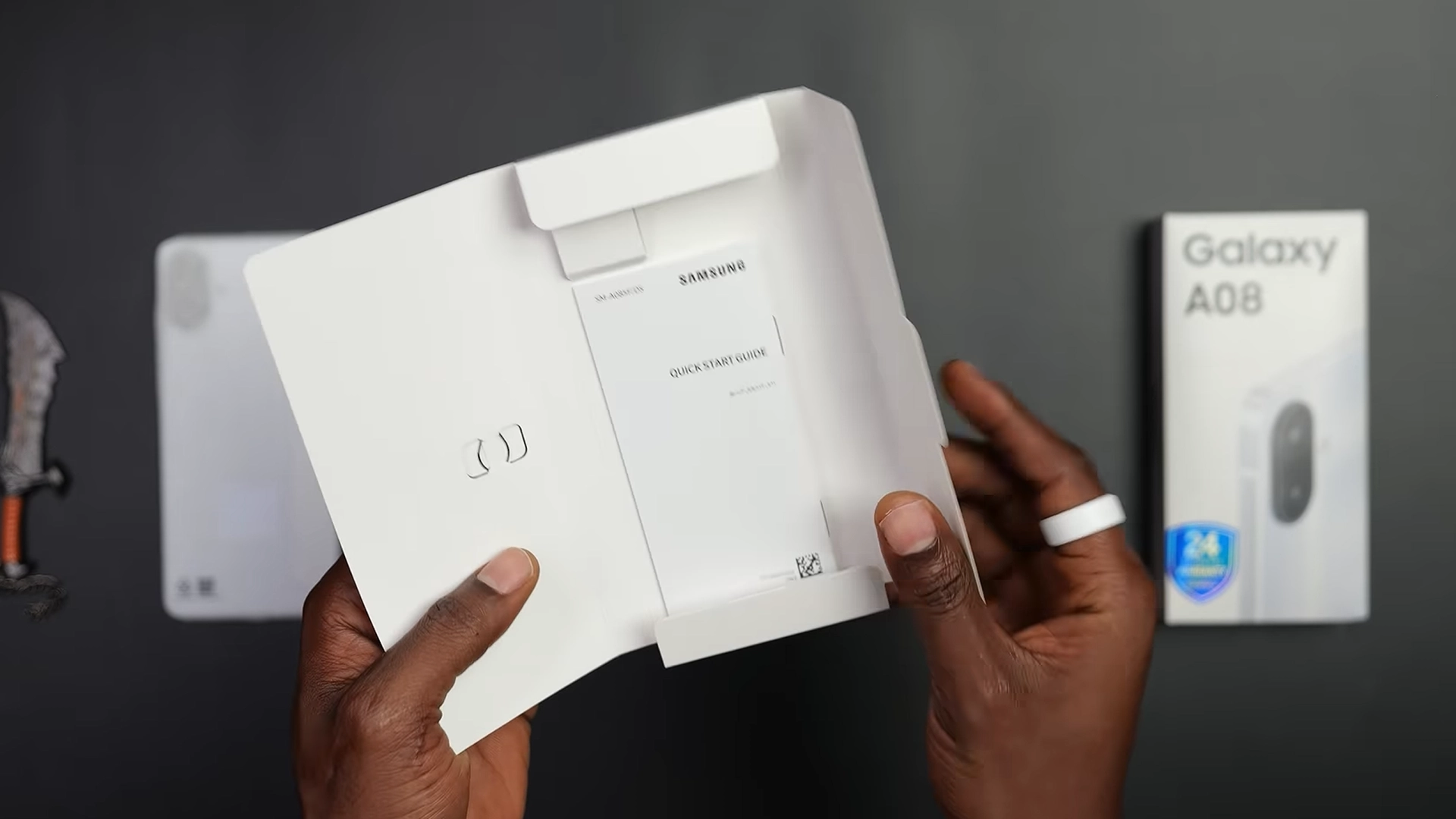 Samsung начала продажу смартфонов без кабеля для зарядки