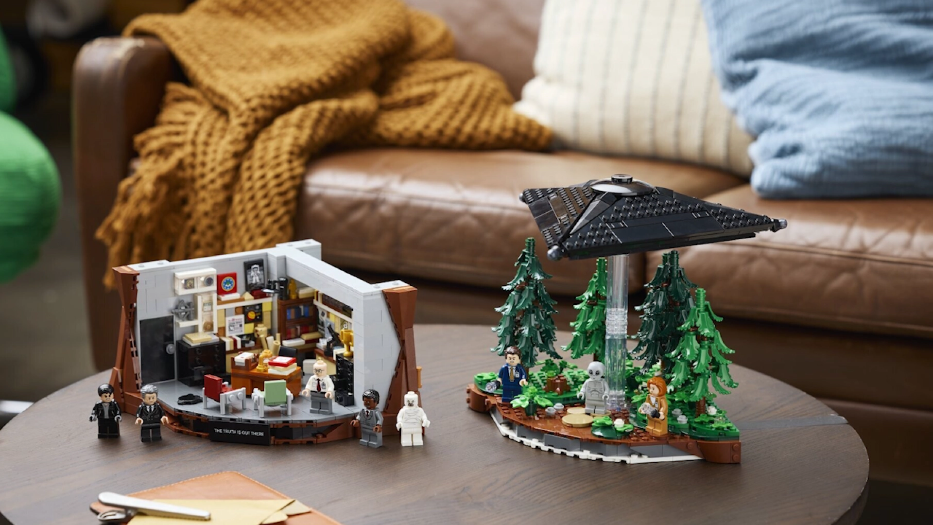 LEGO представила набор по «Секретным материалам»