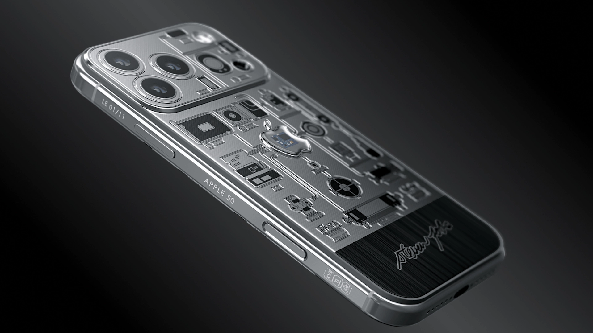 Caviar представила кастомный iPhone 17 Pro по цене от 680 тысяч рублей, украшенный кусочком материнской платы iPhone 2G